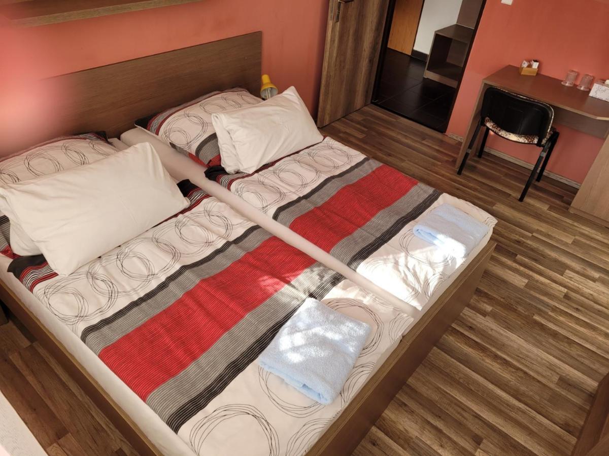 Hotel Gol Prostějov Εξωτερικό φωτογραφία
