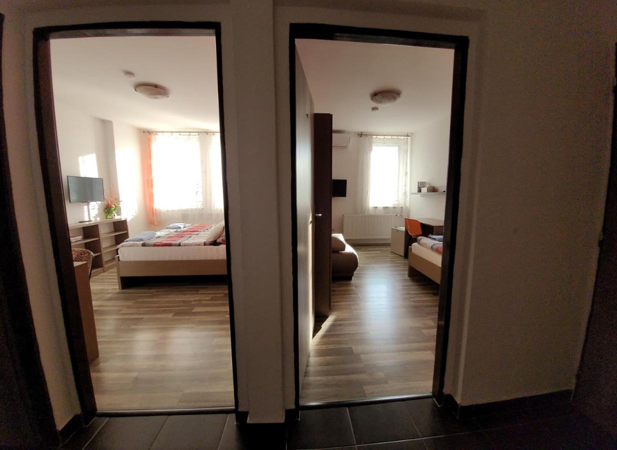 Hotel Gol Prostějov Εξωτερικό φωτογραφία