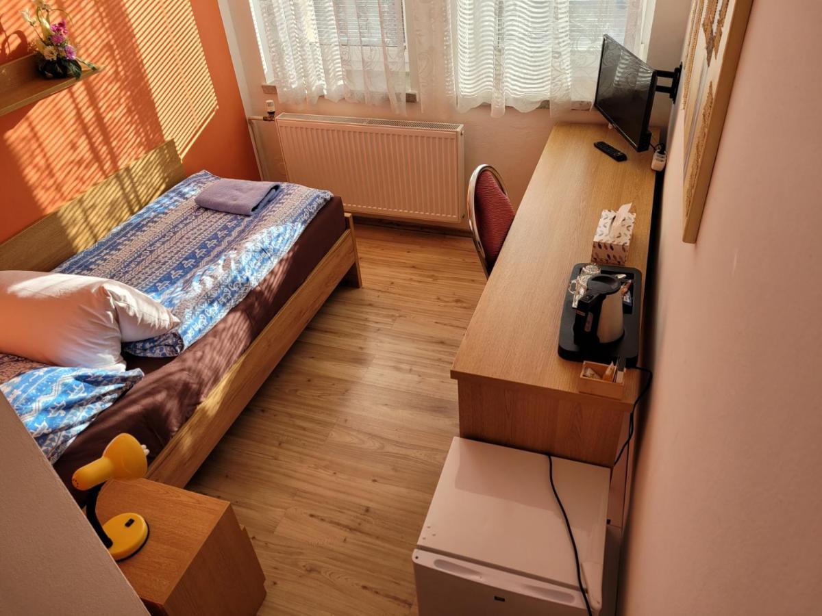 Hotel Gol Prostějov Εξωτερικό φωτογραφία
