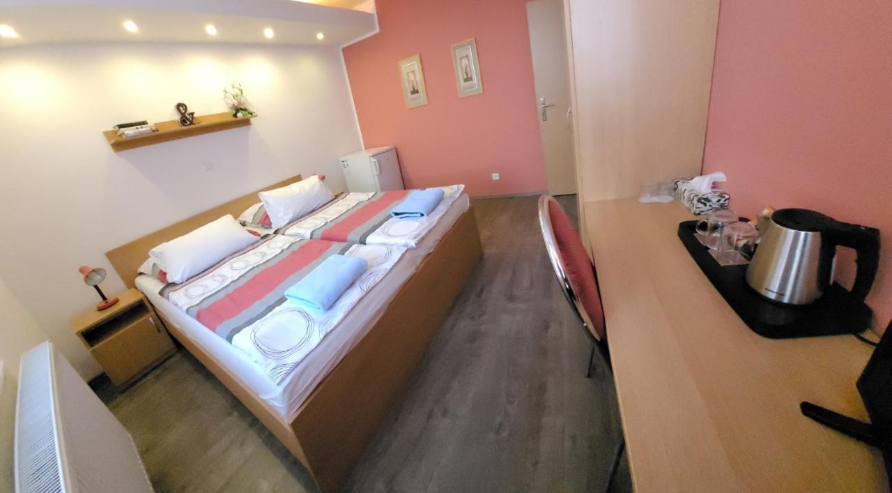 Hotel Gol Prostějov Εξωτερικό φωτογραφία