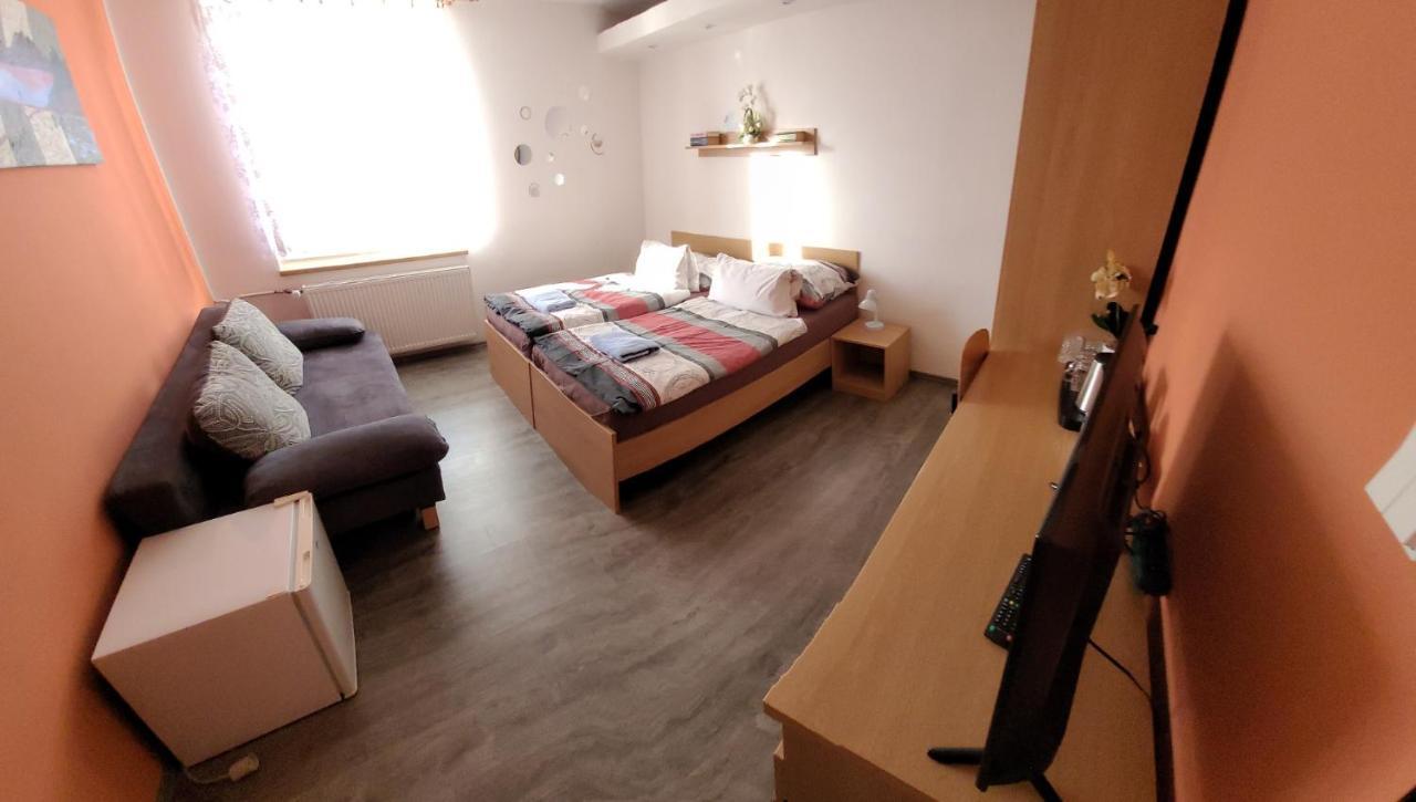 Hotel Gol Prostějov Εξωτερικό φωτογραφία