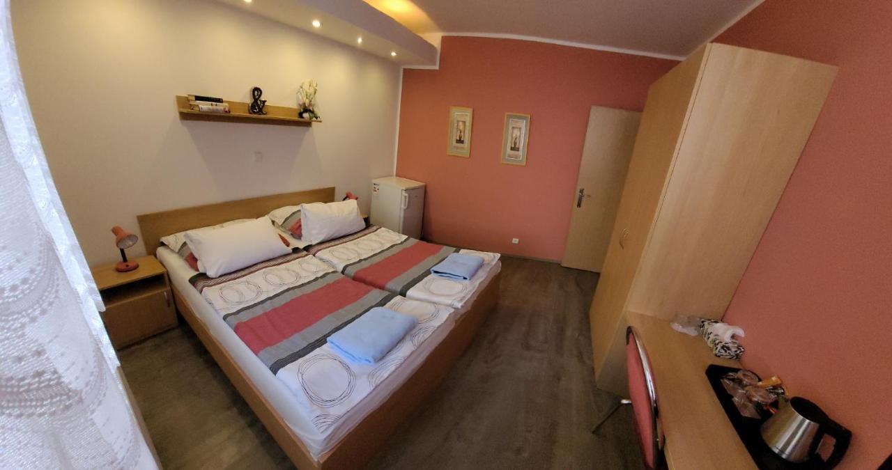 Hotel Gol Prostějov Εξωτερικό φωτογραφία