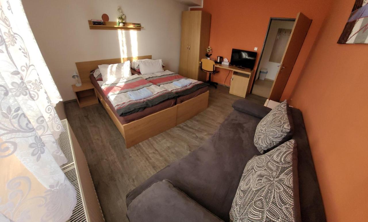 Hotel Gol Prostějov Εξωτερικό φωτογραφία