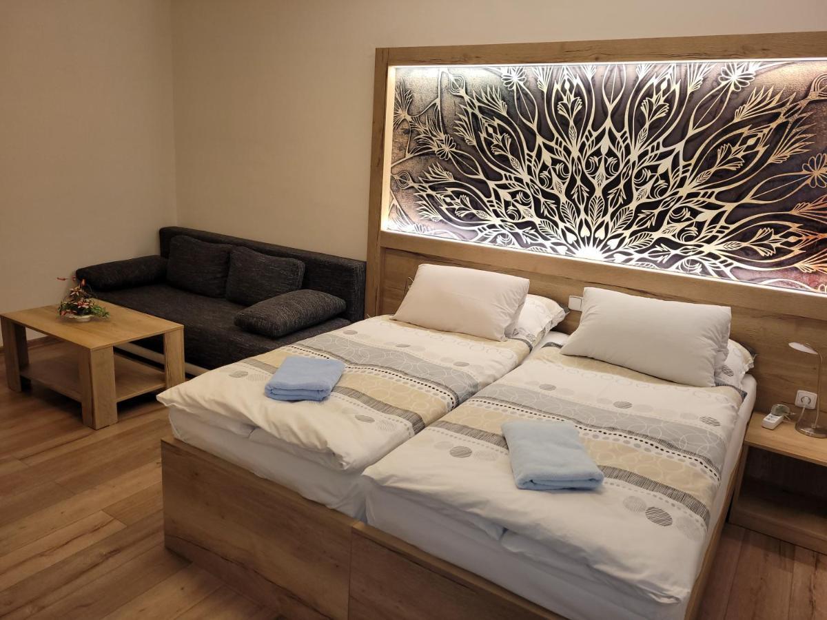 Hotel Gol Prostějov Εξωτερικό φωτογραφία