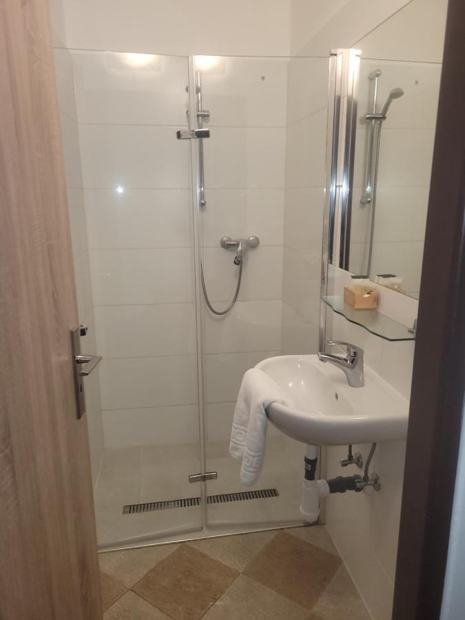 Hotel Gol Prostějov Εξωτερικό φωτογραφία