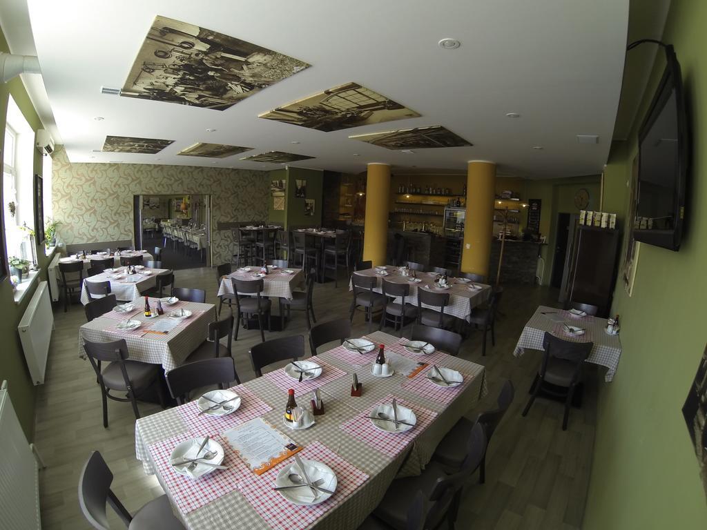 Hotel Gol Prostějov Εξωτερικό φωτογραφία