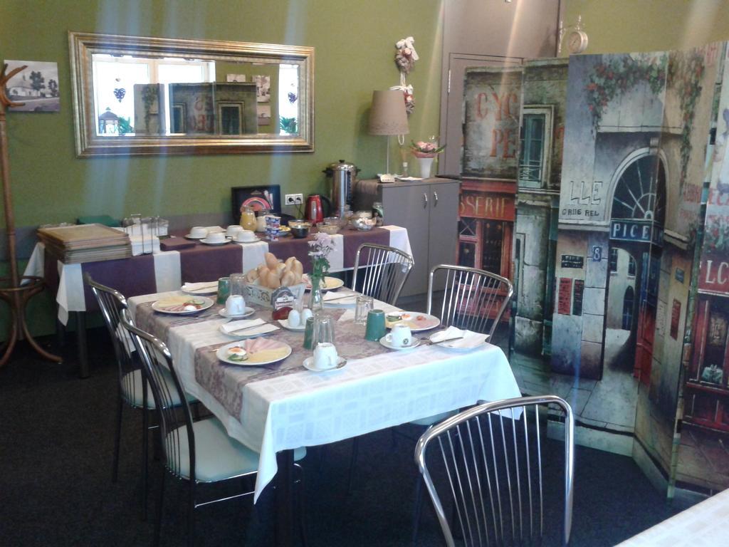 Hotel Gol Prostějov Εξωτερικό φωτογραφία